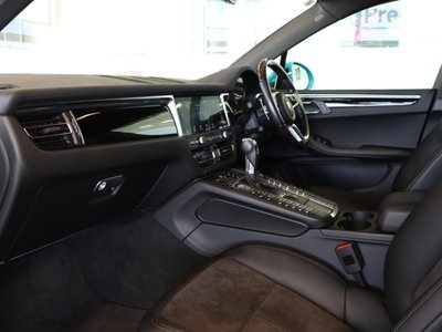صورة 2 لـ 2021 Porsche MACAN
