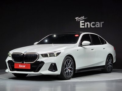 2024 BMW 5 SERIES — фото 1