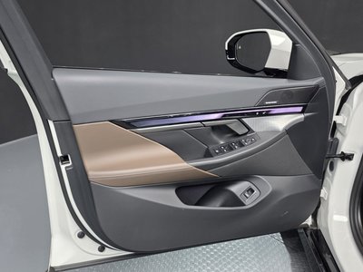 2024 BMW 5 SERIES thumbnail 14