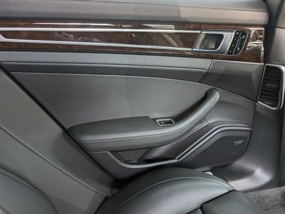 2017 Porsche PANAMERA 缩略图 34