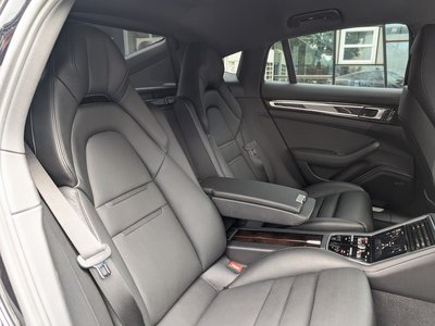 2017 Porsche PANAMERA 缩略图 12