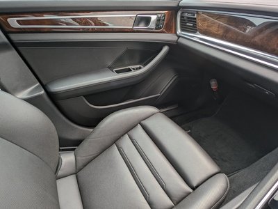 2017 Porsche PANAMERA 缩略图 24