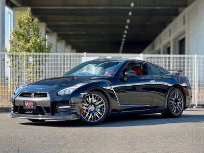 NISSAN GT-R - 8