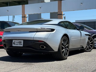 ASTON MARTIN DB11 - 4