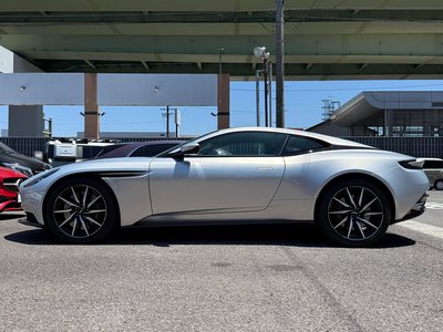 ASTON MARTIN DB11 - 7