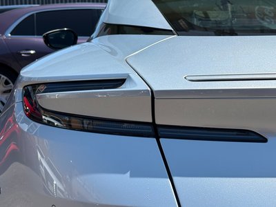 2019 Aston Martin DB11 — фото 12