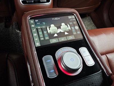 2022 Genesis G90 (RS4) — миниатюра 14