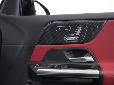 MERCEDES-BENZ GLA AMG - 10