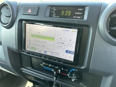 TOYOTA LAND CRUISER 70 PICKUP - 9