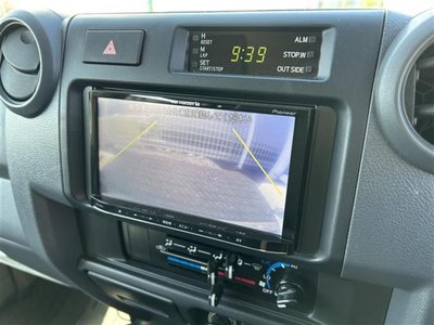 TOYOTA LAND CRUISER 70 PICKUP - 4