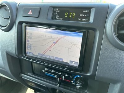 TOYOTA LAND CRUISER 70 PICKUP - 8