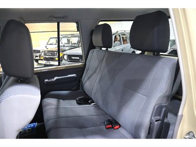 TOYOTA LAND CRUISER 70 - 7