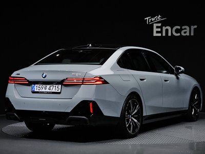 2026 BMW 5 SERIES 照片 4