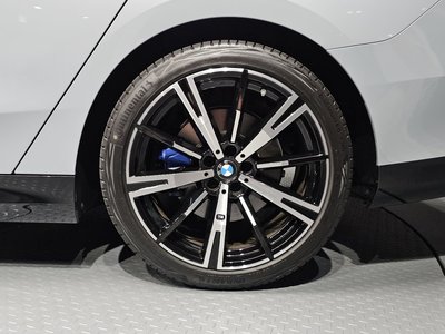 2026 BMW 5 SERIES 照片 8