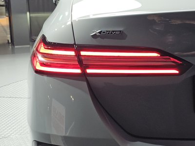 2026 BMW 5 SERIES 照片 10