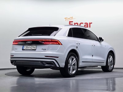 AUDI Q8 - 3
