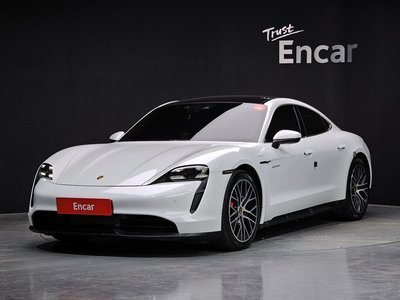 PORSCHE TAYCAN - 1
