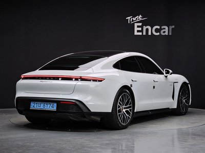 PORSCHE TAYCAN - 4