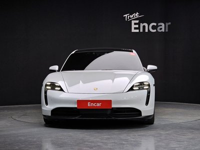 PORSCHE TAYCAN - 2