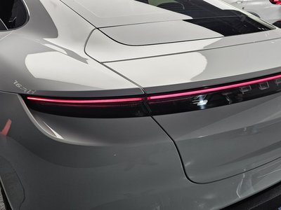 PORSCHE TAYCAN - 10