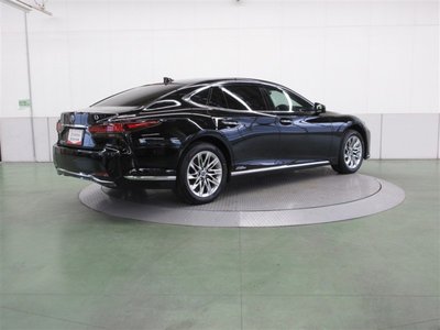 LEXUS LS - 6