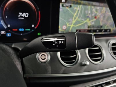 MERCEDES-BENZ E-CLASS - 9