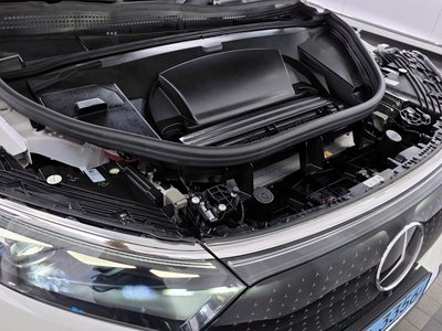 MERCEDES-BENZ EQS - 7