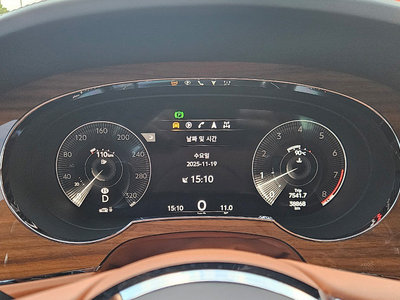 BENTLEY BENTAYGA - 7