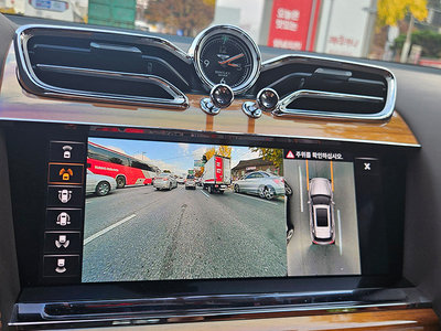 BENTLEY BENTAYGA - 5