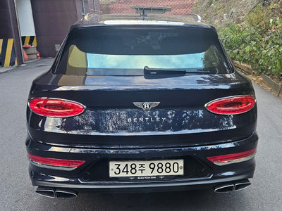 BENTLEY BENTAYGA - 3