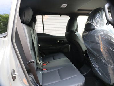 2025 Lexus GX photo 9