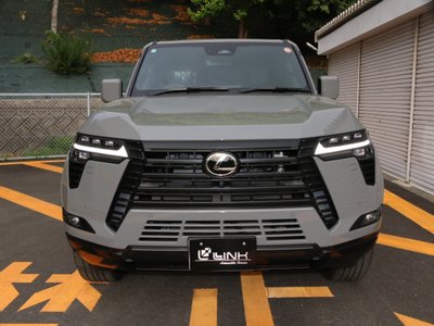 2025 Lexus GX photo 2