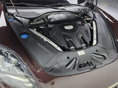 صورة 7 لـ 2018 Porsche PANAMERA