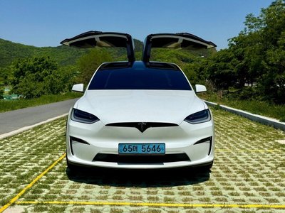 TESLA MODEL X - 2