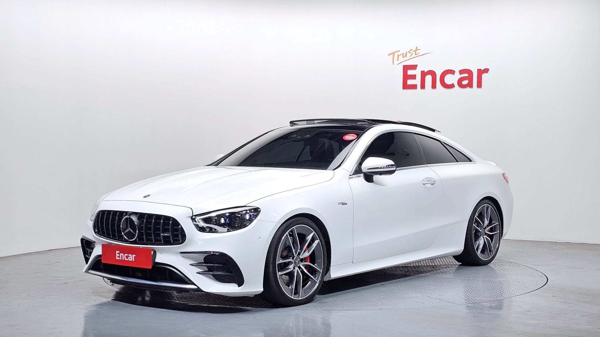 MERCEDES-BENZ E-CLASS - View 1