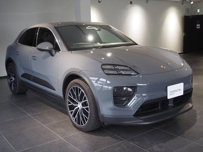 PORSCHE MACAN - 9