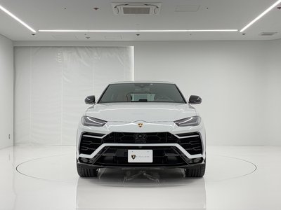 LAMBORGHINI URUS - 8