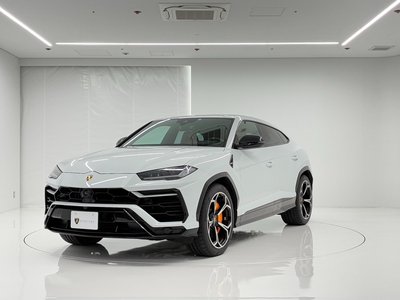 LAMBORGHINI URUS - 6