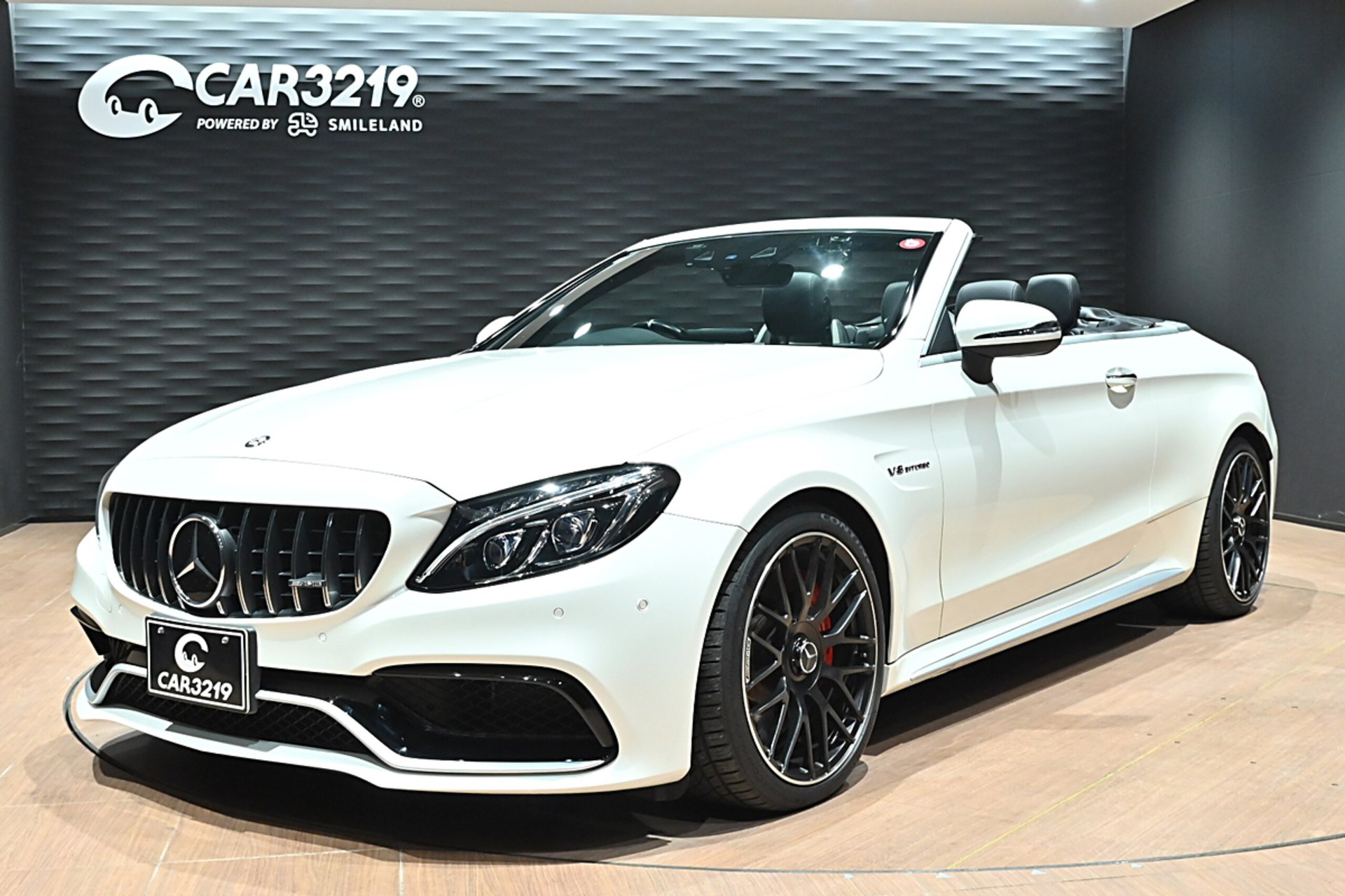 MERCEDES-BENZ C-CLASS CABRIOLET AMG - View 1
