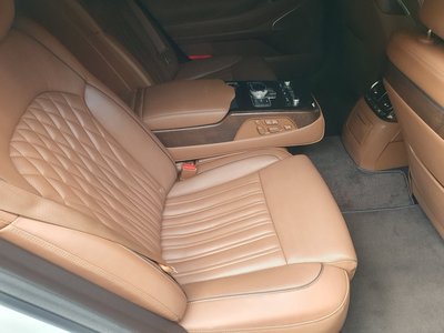 2020 Genesis G90 — миниатюра 16