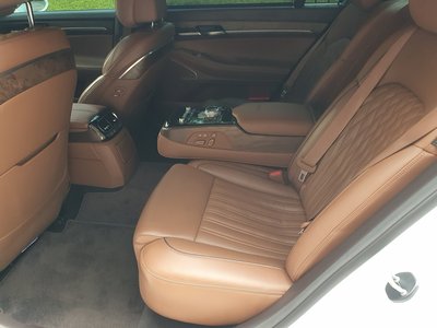 2020 Genesis G90 — миниатюра 14
