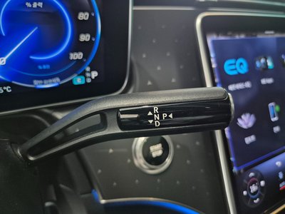 MERCEDES-BENZ EQE SUV - 9