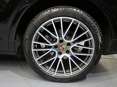 PORSCHE CAYENNE - 8