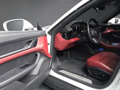 PORSCHE TAYCAN - 10
