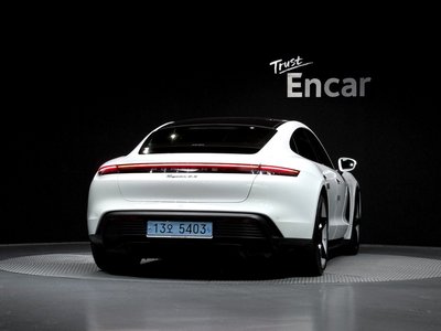 PORSCHE TAYCAN - 4