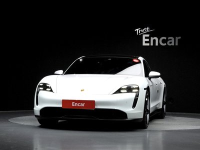 PORSCHE TAYCAN - 2