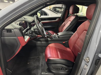 صورة 10 لـ 2023 Porsche CAYENNE