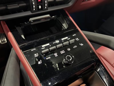 2023 Porsche CAYENNE thumbnail 15