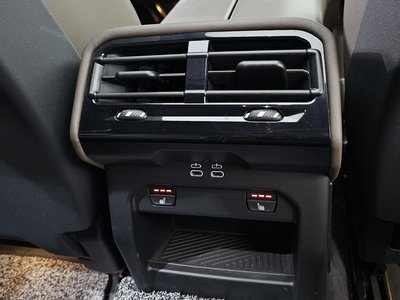 2024 BMW 5 SERIES — миниатюра 25