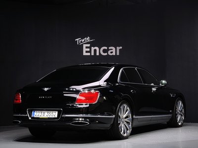 BENTLEY FLYING SPUR - 4